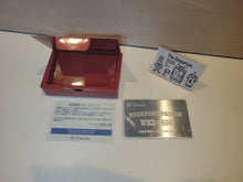 Lade das Bild in den Galerie-Viewer, Resident Evil CODE: Veronica Vorbesteller-Bonus-Plakette