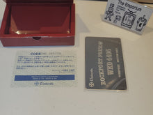 Lade das Bild in den Galerie-Viewer, Resident Evil CODE: Veronica Vorbesteller-Bonus-Plakette
