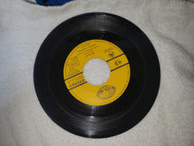 Load image into Gallery viewer, Gigliola Cinquetti – Gira L'Amore (Caro Bebè) - japanese original soundtrack japan vinyl disc LP