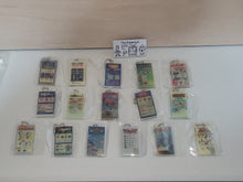 Lade das Bild in den Galerie-Viewer, Toaplan Instrumentenkarten-Acrylschlüsselanhänger KOMPLETTSET 16 Teile
- Spielzeug Actionfigur Modell