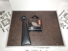 Lade das Bild in den Galerie-Viewer, RESIDENT EVIL Biohazard Code:Veronica – Limitierte Picture-PROMO-Uhr Capcom JAPAN