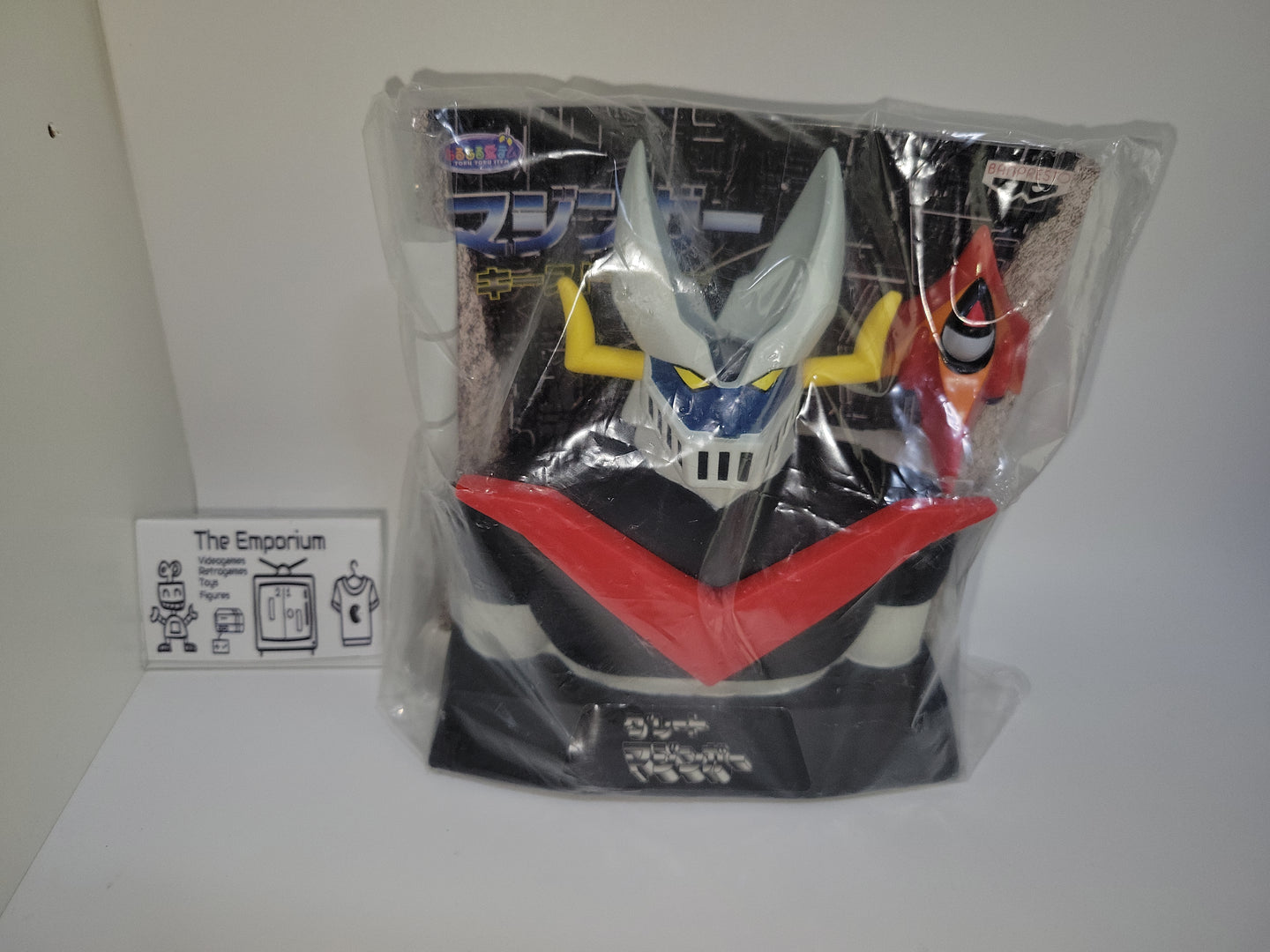 Great Mazinger Keychain + Keychain holder stand  - toy action figure gadgets