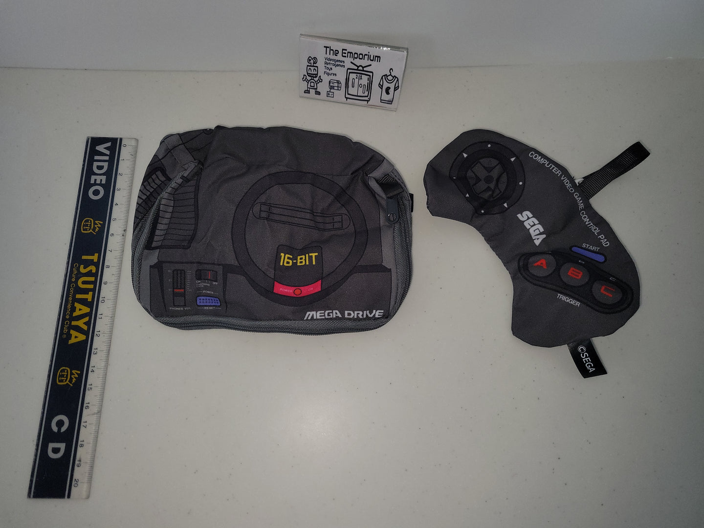 Sega MegaDrive - sega history collection pouch mini console series - toy action figure gadgets