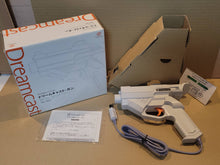 Load image into Gallery viewer, Dreamcast Gun HKT-7801 - Sega dc Dreamcast
