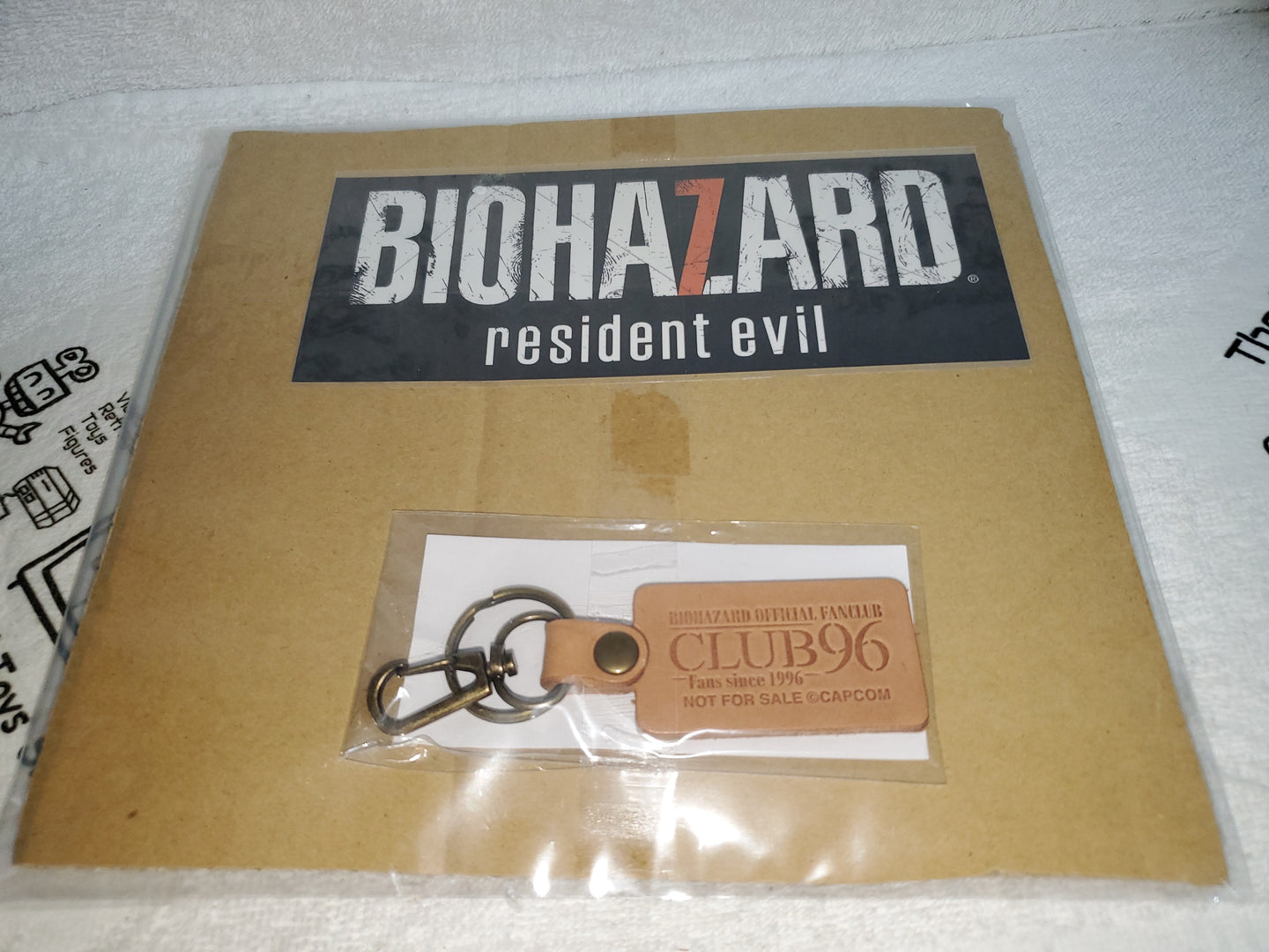 Biohazard club96 keychain + sticker - toy action figure model
